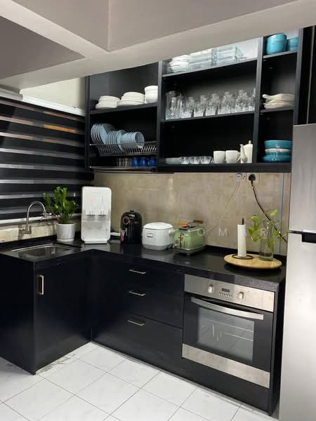 Flat for Sale at Lestari Apartment - Hazeman Omar - Kitchen - PropertyGuru.com.my