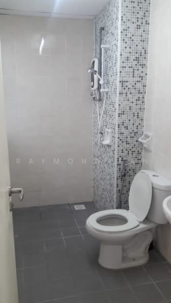 Kediaman Servis untuk Dijual di Metropolitan Square - Raymond Tan - Bathroom - PropertyGuru.com.my