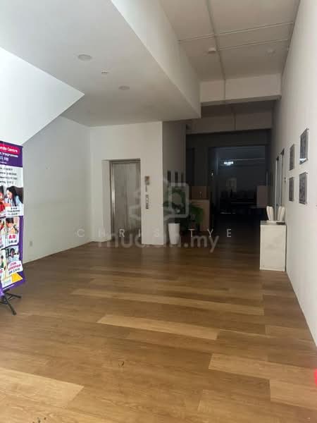 Shop / Office for Rent in Bandar Bukit Puchong 2 (Puchong) - Chris Tye - Entrance - PropertyGuru.com.my