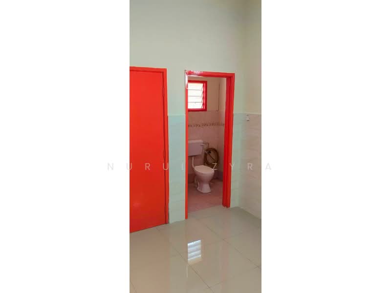 2-storey Terraced House for Sale in Taman Pelangi Semenyih (Semenyih) - Nurul Zyra - Bathroom - PropertyGuru.com.my