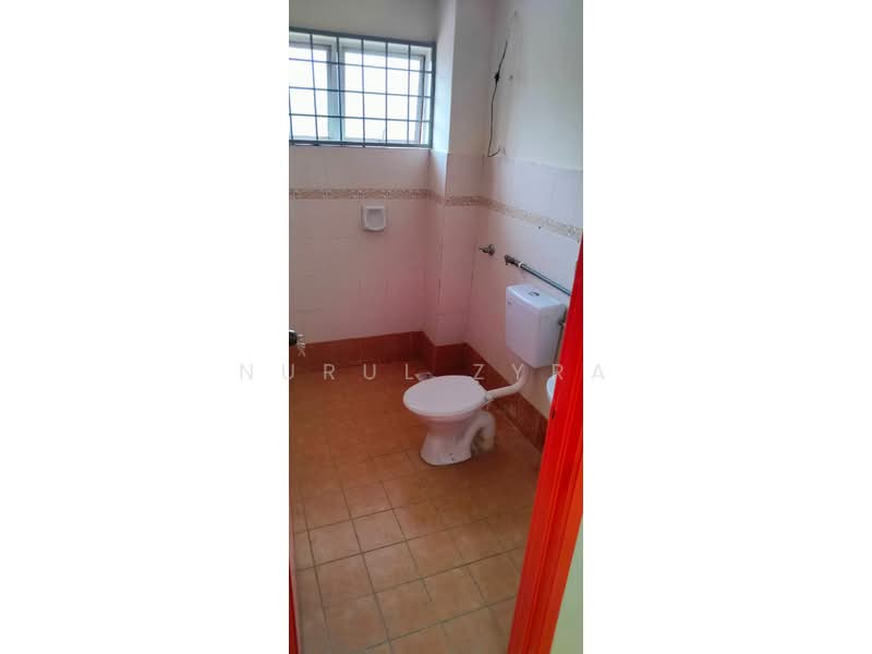 2-storey Terraced House for Sale in Taman Pelangi Semenyih (Semenyih) - Nurul Zyra - Bathroom - PropertyGuru.com.my