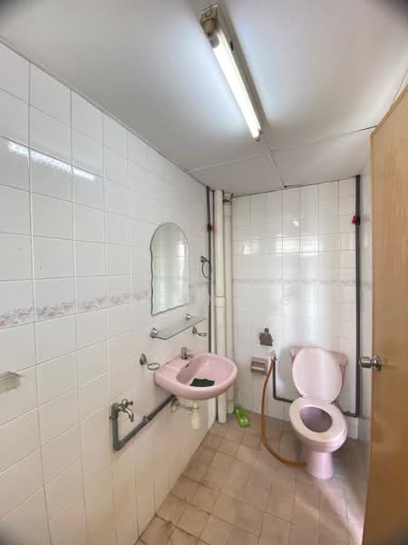 Kondominium untuk Disewa di Sri Intan 1 - Jason Ng - Bathroom - PropertyGuru.com.my