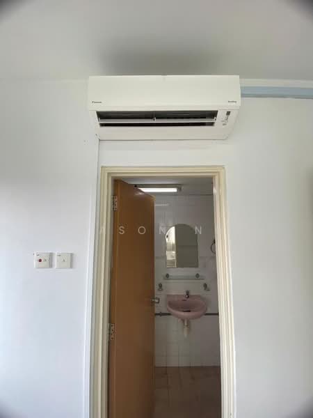 Kondominium untuk Disewa di Sri Intan 1 - Jason Ng - Bathroom - PropertyGuru.com.my