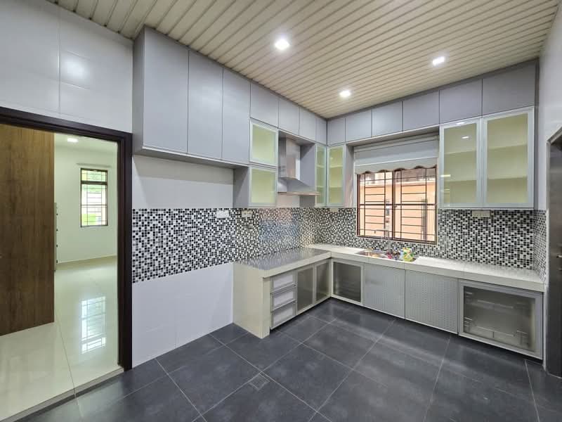 Semi-Detached House for Sale in Bukit Sungai Long (Bandar Sungai Long) - Esther Yee - Kitchen - PropertyGuru.com.my