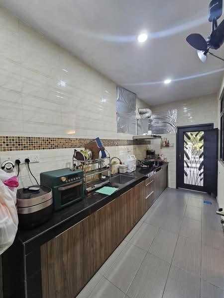 Semi-Detached House for Sale in Bukit Jelutong (Shah Alam) - Winny Su - Kitchen - PropertyGuru.com.my