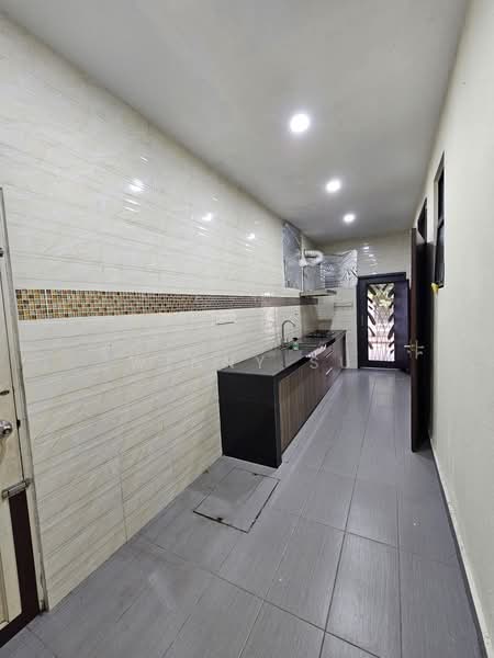 Rumah Berkembar untuk Dijual di Bukit Jelutong (Shah Alam) - Winny Su - PropertyGuru.com.my
