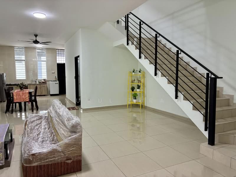 3-storey Terraced House for Rent in Kajang (Selangor) - Nurul Zyra - Living Room - PropertyGuru.com.my