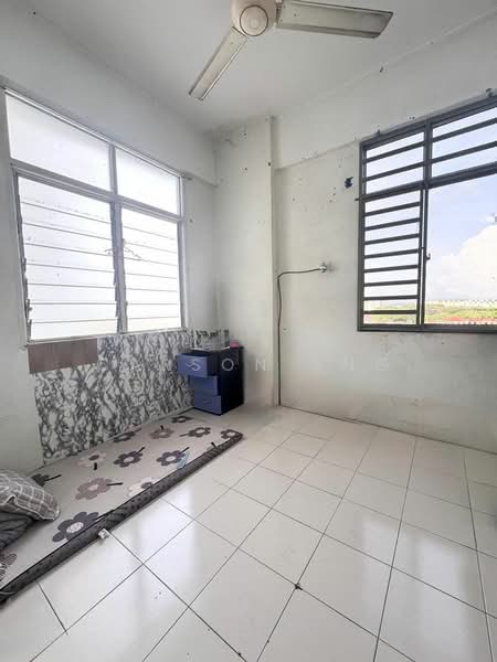 Pangsapuri untuk Dijual di Mawar - Carson Ang - Bedroom - PropertyGuru.com.my