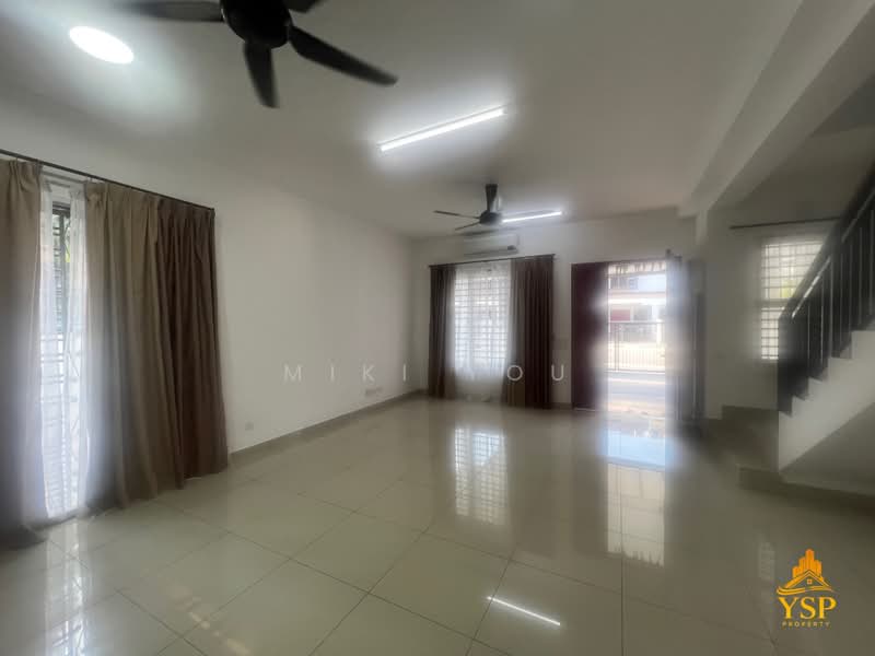 2-storey Terraced House for Rent in Bandar Rimbayu (Telok Panglima Garang) - Miki You - Living Room - PropertyGuru.com.my