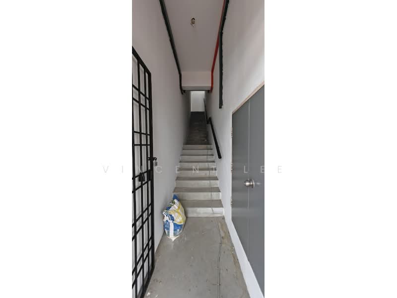 Shop / Office for Rent in Taman Pelangi Semenyih (Semenyih) - Vincent Lee - Corridor - PropertyGuru.com.my