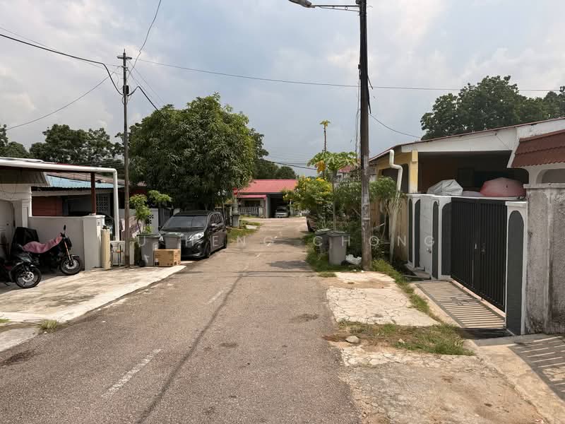 Rumah Teres 1 Tingkat untuk Dijual di Taman Dahlia (Tampoi) - Fu Heng Chong - Exterior - PropertyGuru.com.my