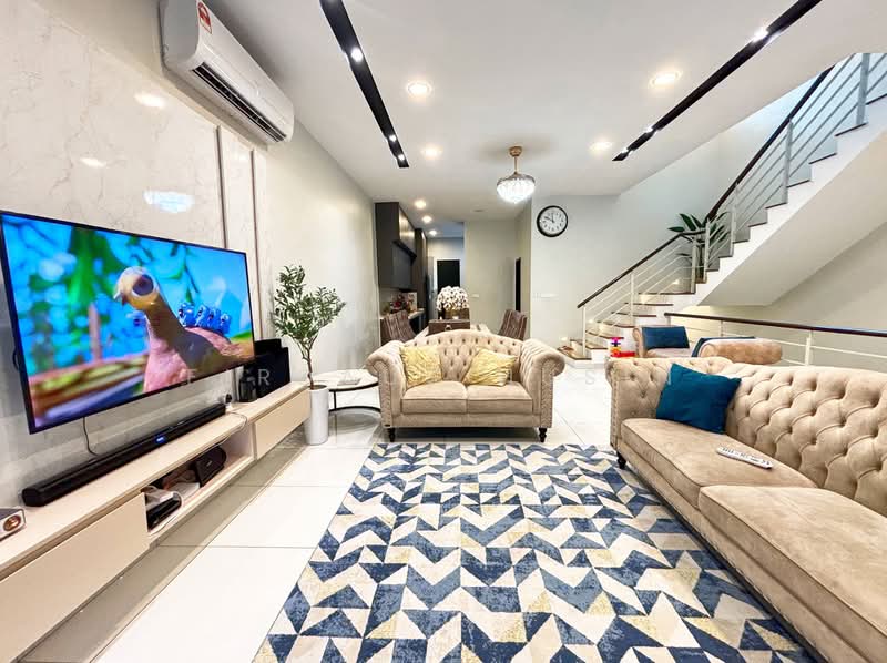 Rumah Teres 3 Tingkat untuk Dijual di Bandar Rinching (Semenyih) - Firdaus Husin - Living Room - PropertyGuru.com.my