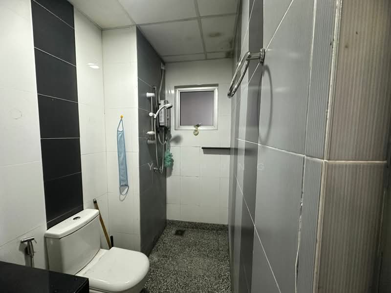Kondominium untuk Dijual di The Wharf Residence - Ivy Chong - Bathroom - PropertyGuru.com.my