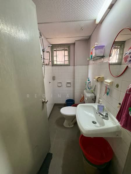 Apartment for Sale at Taman Sri Endah Apartment - Regina Yew - Bathroom - PropertyGuru.com.my