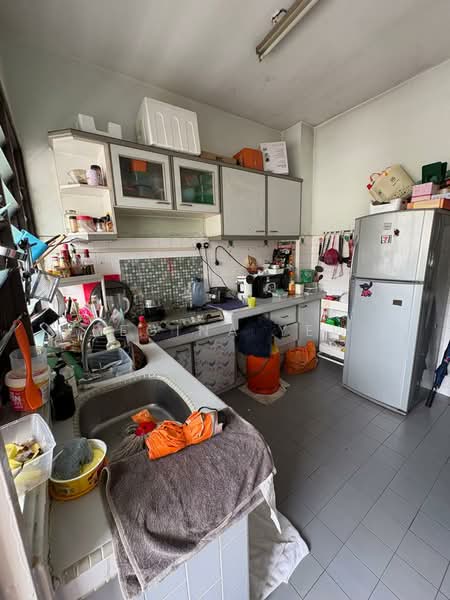 Apartment for Sale at Taman Sri Endah Apartment - Regina Yew - Kitchen - PropertyGuru.com.my