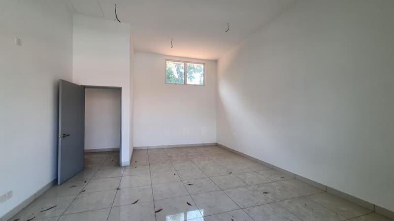 2.5-storey Terraced House for Sale in Seri Kembangan (Selangor) - June Koo - Interior - PropertyGuru.com.my