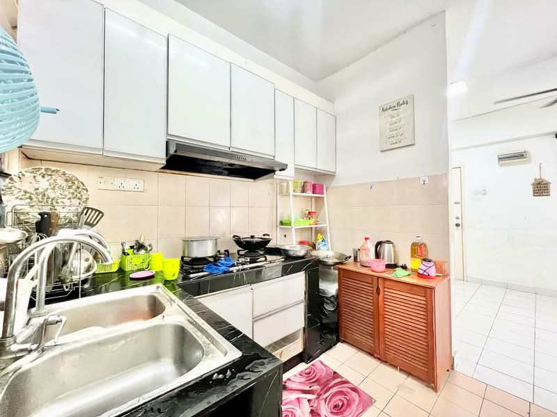 Pangsapuri untuk Dijual di Pangsapuri Mawar - M.J Zairin - Kitchen - PropertyGuru.com.my