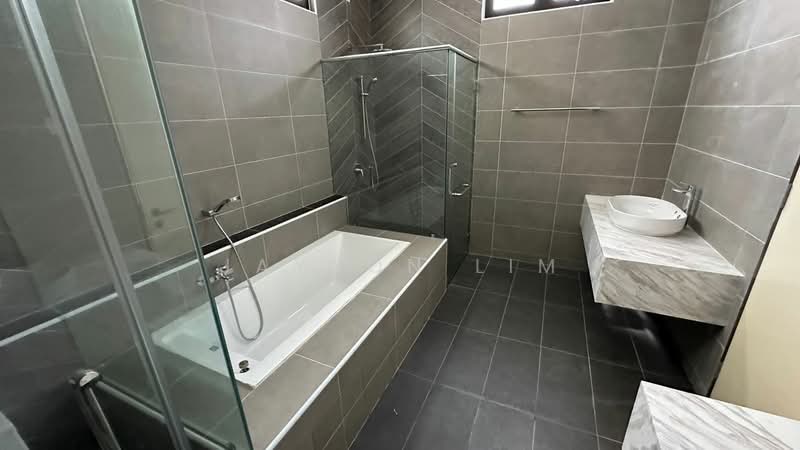 Rumah Kluster untuk Dijual di Iskandar Puteri (Nusajaya) (Johor) - Jayson Lim - Bathroom - PropertyGuru.com.my