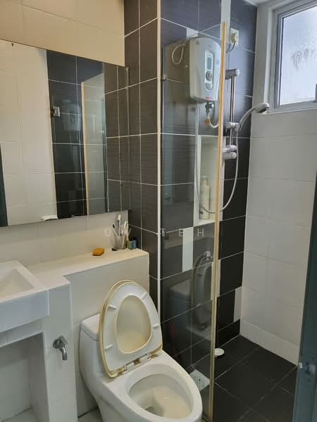 Service Residence for Rent at D'Ambience Residences (Pangsapuri Ikatan Flora) - UV Teh - Bathroom - PropertyGuru.com.my