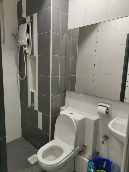 Service Residence for Rent at D'Ambience Residences (Pangsapuri Ikatan Flora) - UV Teh - Bathroom - PropertyGuru.com.my