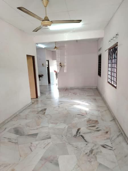 Rumah Teres 1 Tingkat untuk Dijual di Ipoh (Perak) - Ck Nyau - Living Room - PropertyGuru.com.my
