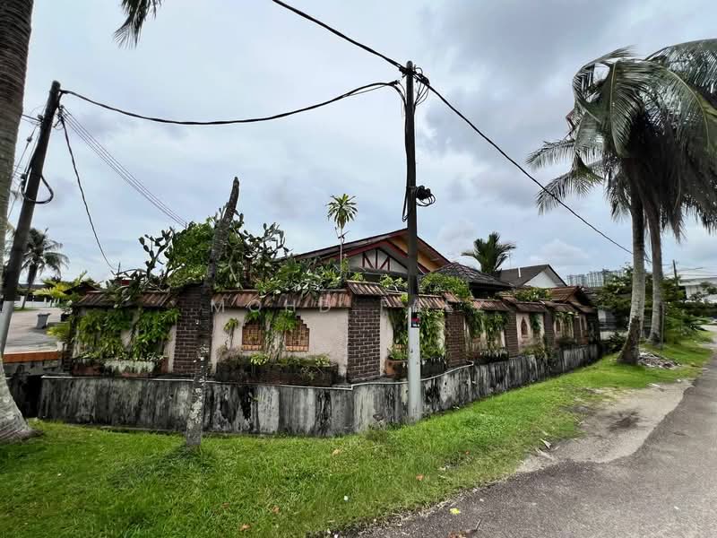 Rumah Teres 1 Tingkat untuk Dijual di Taman Daya (Johor Bahru) - Mohd Faez - Exterior - PropertyGuru.com.my