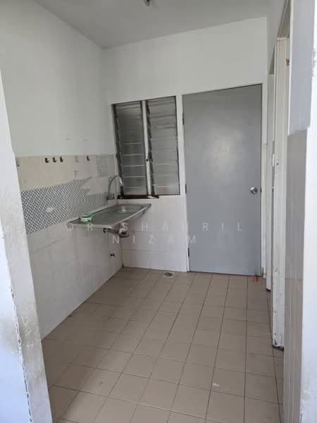 Rumah Flat untuk Disewa di Seroja - Dr Shahril Nizam - Kitchen - PropertyGuru.com.my