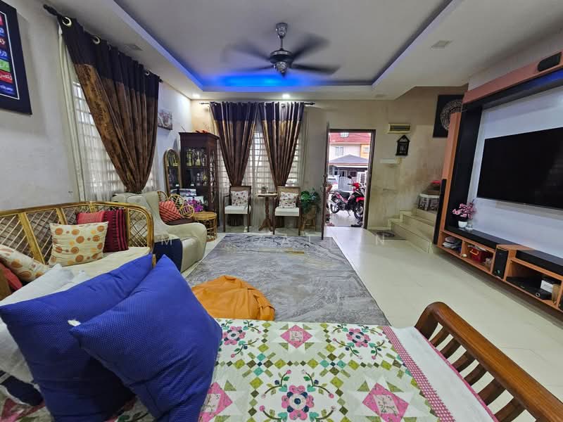 2-storey Terraced House for Sale in Sepang (Selangor) - M.J Zairin - Living Room - PropertyGuru.com.my