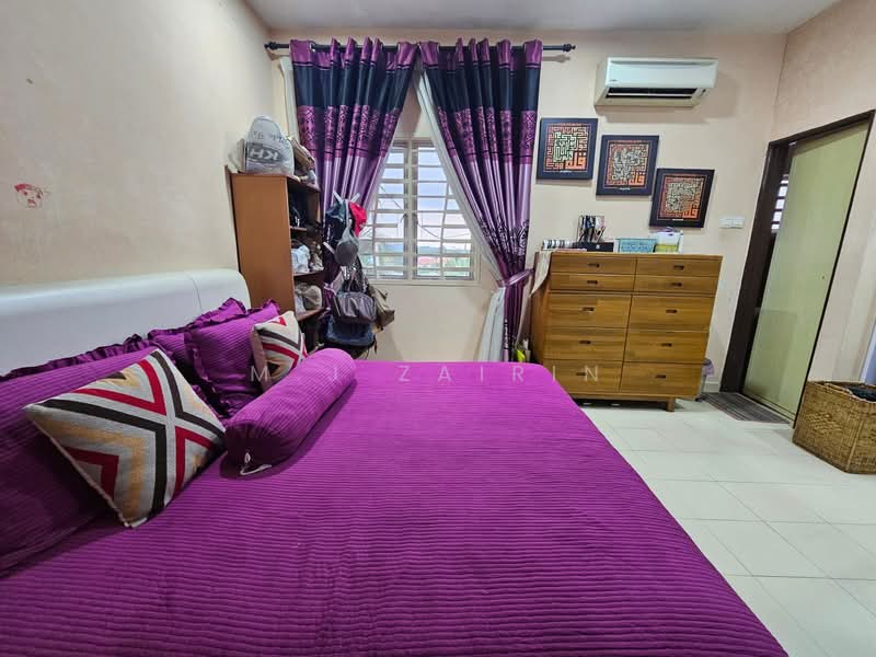 2-storey Terraced House for Sale in Sepang (Selangor) - M.J Zairin - Bedroom - PropertyGuru.com.my
