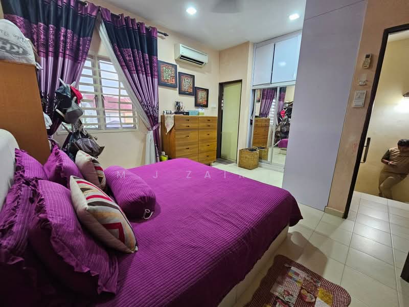 2-storey Terraced House for Sale in Sepang (Selangor) - M.J Zairin - Bedroom - PropertyGuru.com.my