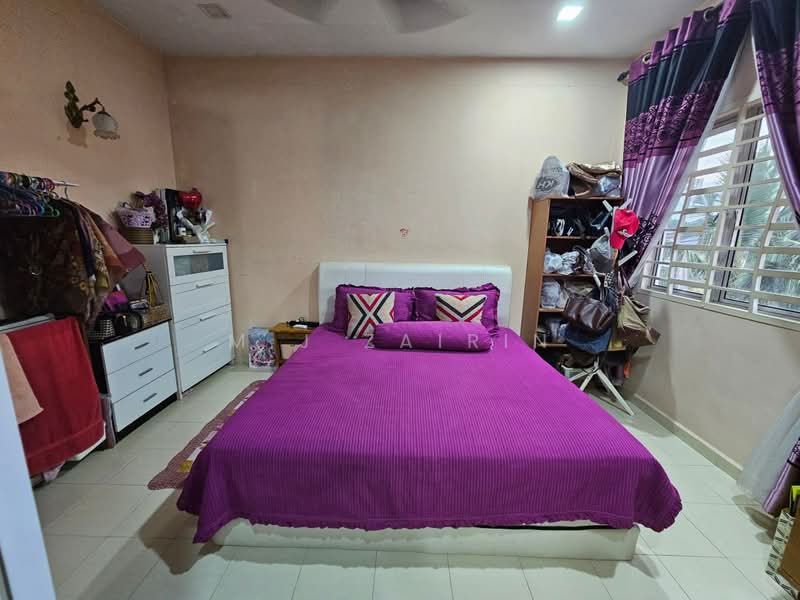 2-storey Terraced House for Sale in Sepang (Selangor) - M.J Zairin - Bedroom - PropertyGuru.com.my