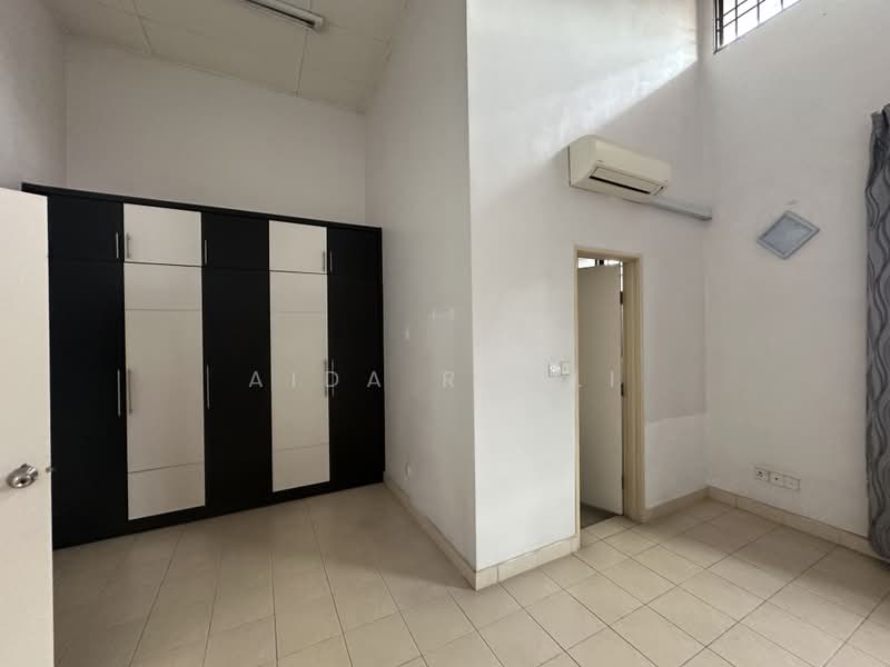 Rumah Teres 2 Tingkat untuk Dijual di Bukit Jelutong (Shah Alam) - Aida Ramli - PropertyGuru.com.my