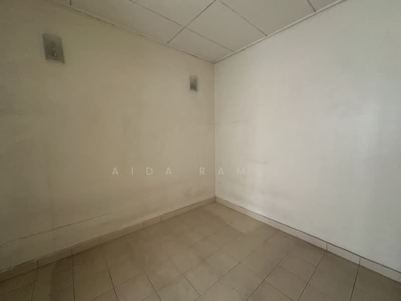 Rumah Teres 2 Tingkat untuk Dijual di Bukit Jelutong (Shah Alam) - Aida Ramli - PropertyGuru.com.my