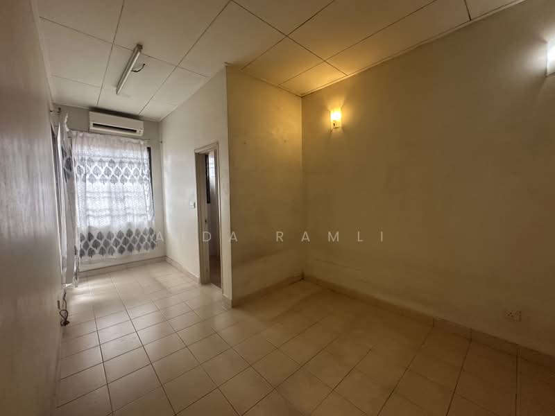 Rumah Teres 2 Tingkat untuk Dijual di Bukit Jelutong (Shah Alam) - Aida Ramli - PropertyGuru.com.my