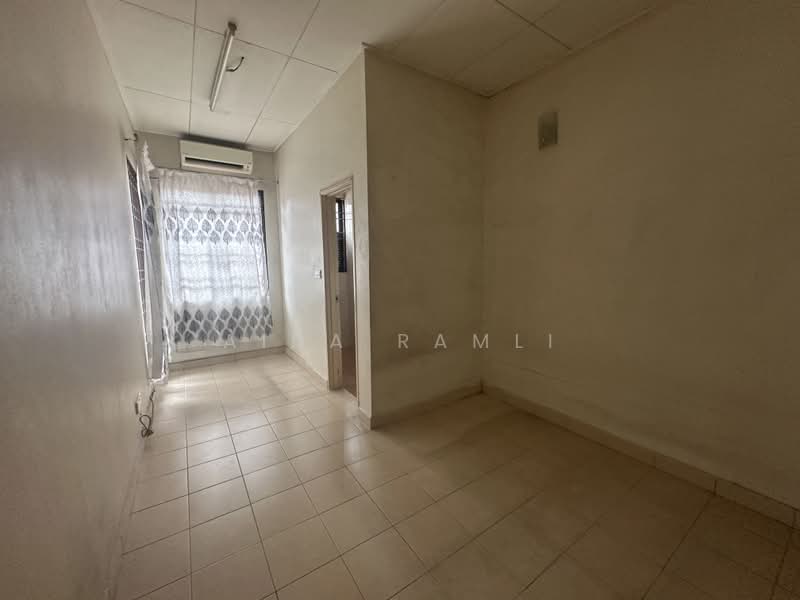 Rumah Teres 2 Tingkat untuk Dijual di Bukit Jelutong (Shah Alam) - Aida Ramli - PropertyGuru.com.my