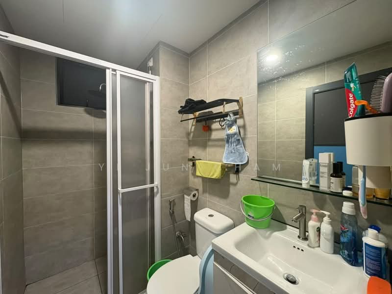Kondominium untuk Dijual di Mizumi Residences - Yi Jun Cham - Bathroom - PropertyGuru.com.my