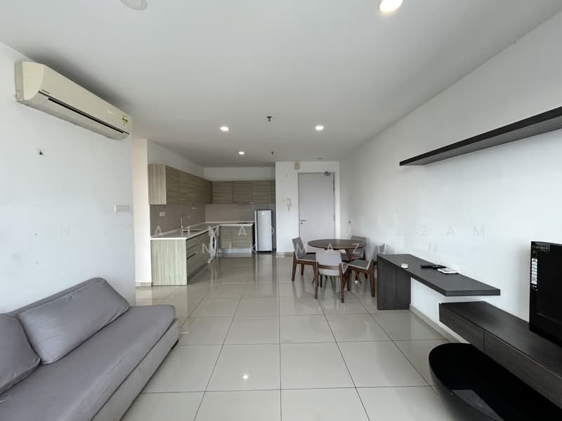 Servis Apartment untuk Disewa di i-Suite @ i-City - Nik Ahmad Muazzam Bin Nik Mazlan - Living Room - PropertyGuru.com.my