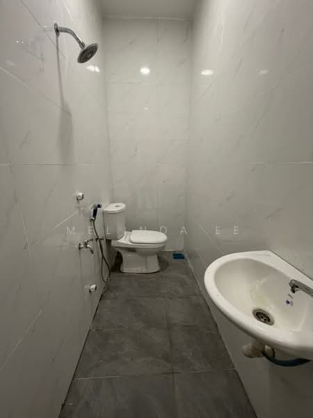 Rumah Teres 2 Tingkat untuk Dijual di Taman Johor Jaya (Johor Bahru) - Melinda Ee - Bathroom - PropertyGuru.com.my