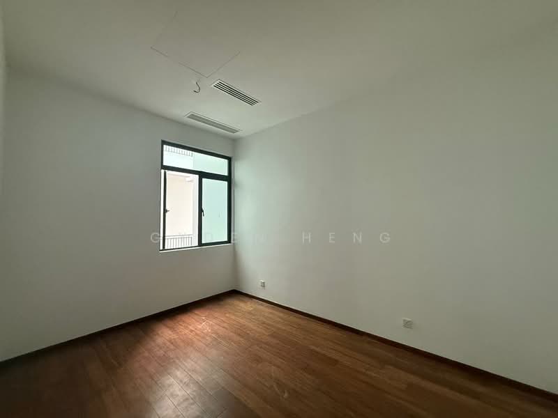 Service Residence for Sale at Ponderosa Lakeside Apartment - Gyden Heng - PropertyGuru.com.my