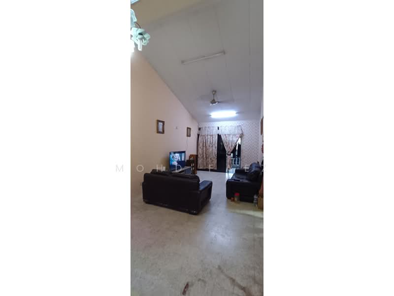 Rumah Teres untuk Dijual di Bandar Baru Uda (Johor Bahru) - Mohd Faez - Living Room - PropertyGuru.com.my