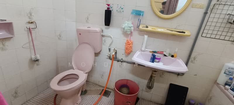 Rumah Teres untuk Dijual di Bandar Baru Uda (Johor Bahru) - Mohd Faez - Bathroom - PropertyGuru.com.my