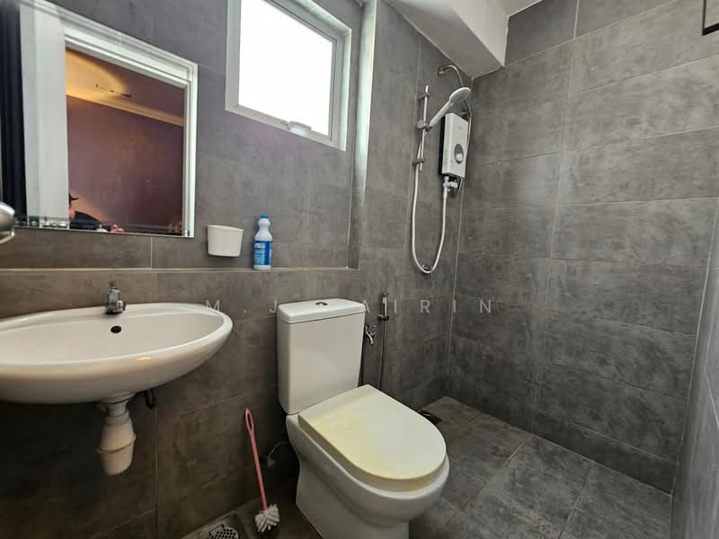 2-storey Terraced House for Sale in Cyberjaya (Selangor) - M.J Zairin - Bathroom - PropertyGuru.com.my
