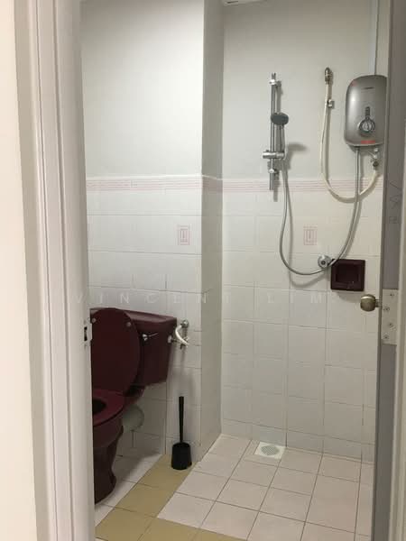 Condominium for Rent at Kelana Puteri - Vincent Lim - Bathroom - PropertyGuru.com.my