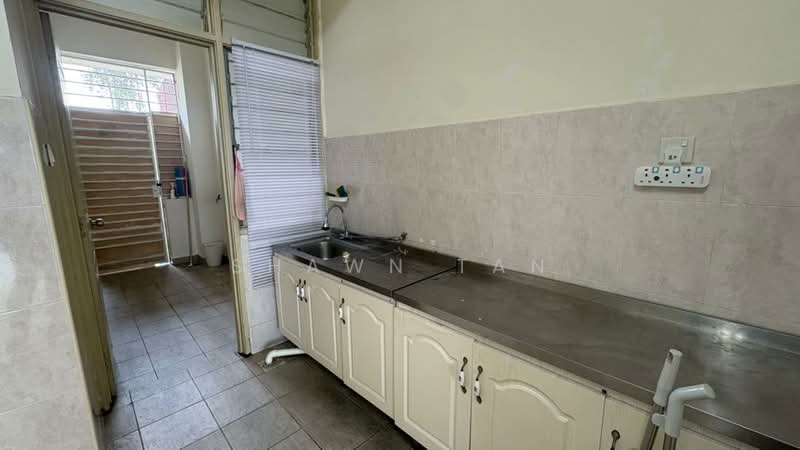 2-storey Terraced House for Sale in D'alpinia (Puchong) - Shawn Tan - Kitchen - PropertyGuru.com.my