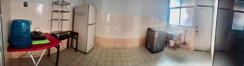 Townhouse for Rent in Taman Bukit Cheng (Cheng) - Li Xuan Lim - Kitchen - PropertyGuru.com.my