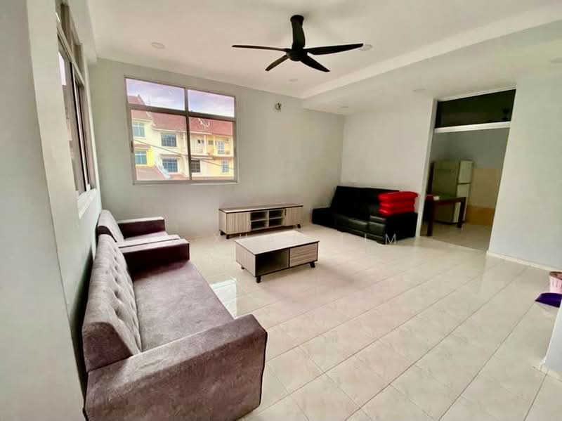 Townhouse for Rent in Taman Bukit Cheng (Cheng) - Li Xuan Lim - Living Room - PropertyGuru.com.my