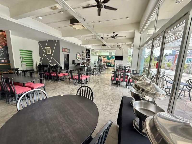 Kedai / Pejabat untuk Dijual di Bukit Jelutong (Shah Alam) - Sa'a Nordin - Dining Room - PropertyGuru.com.my