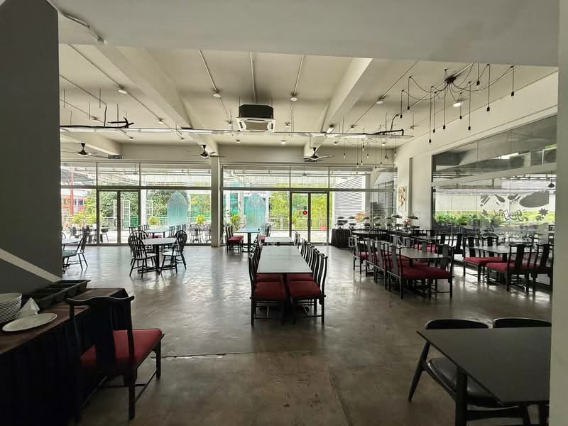 Kedai / Pejabat untuk Dijual di Bukit Jelutong (Shah Alam) - Sa'a Nordin - Dining Room - PropertyGuru.com.my
