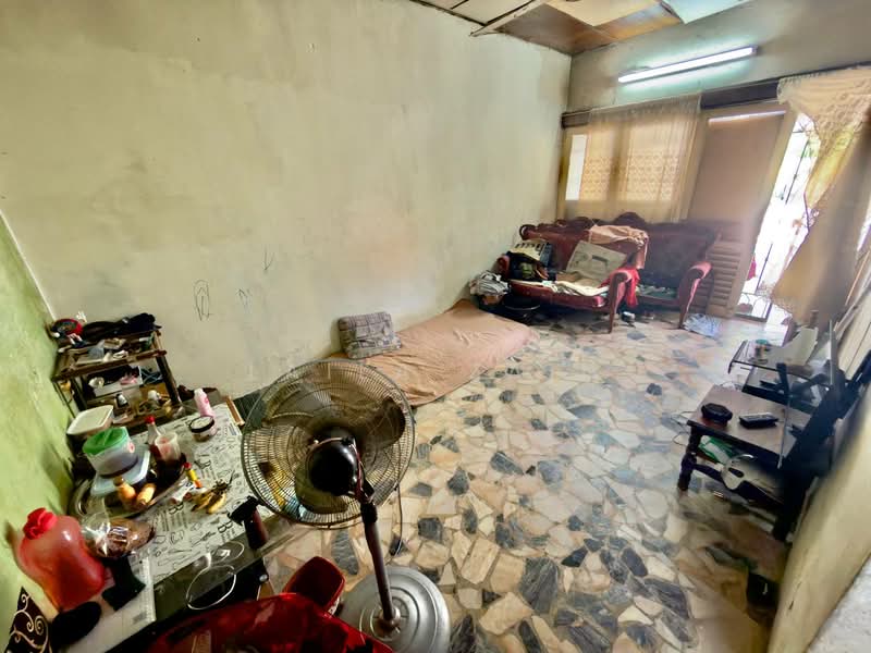 1-storey Terraced House for Sale in Taman Sri Segambut (Segambut) - Laila Zain - Living Room - PropertyGuru.com.my
