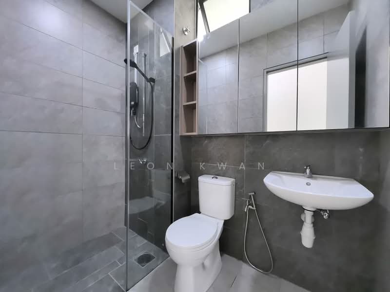 Servis Apartment untuk Disewa di Traders Park - Leon Kwan - Bathroom - PropertyGuru.com.my